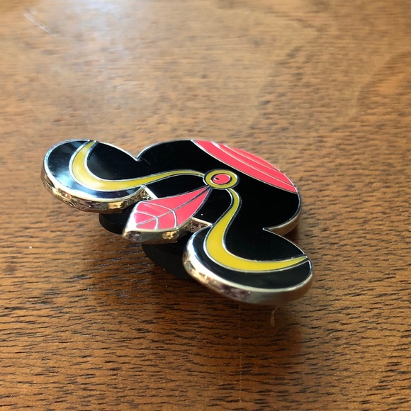 Authentic Disney pin. Each pin $8 or 4 pins for $25, additional pins $5 each. - Picture 2 of 6